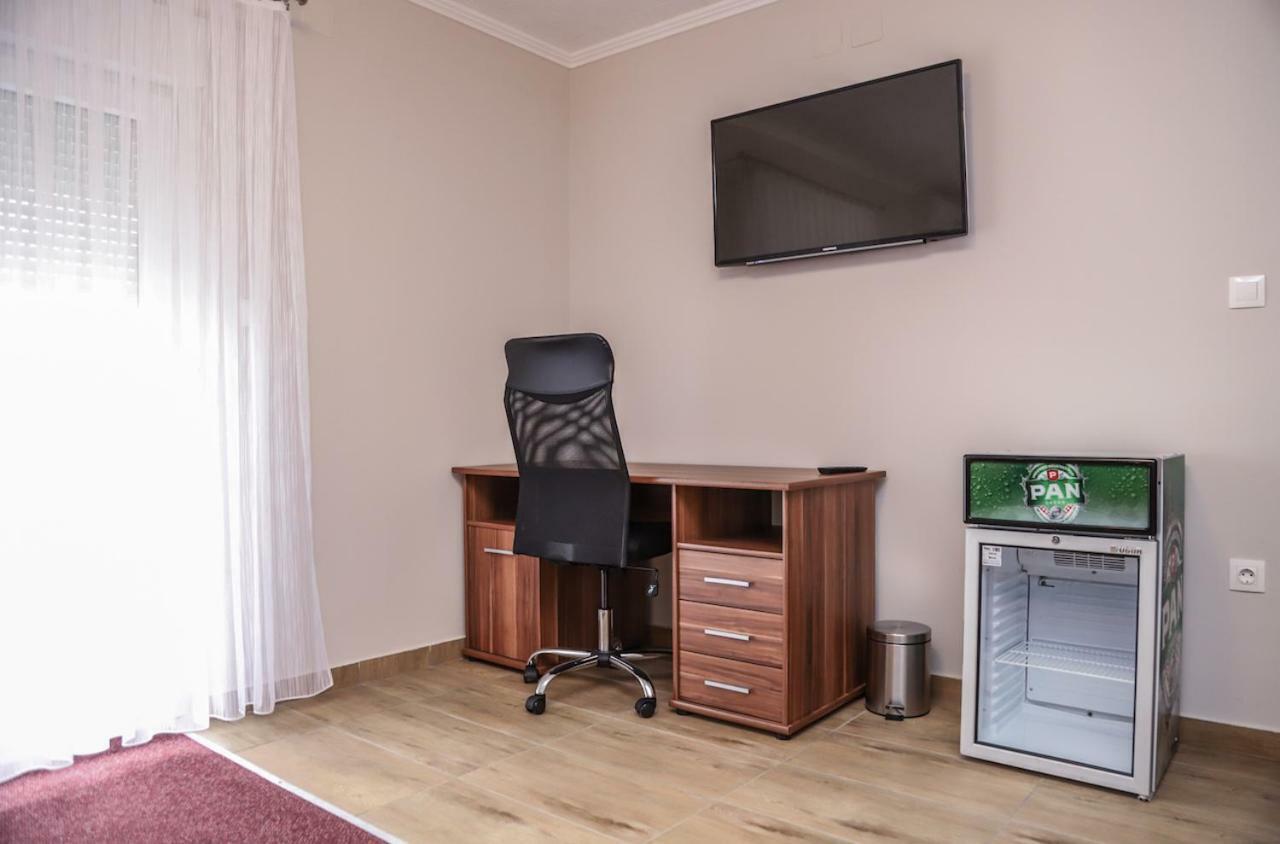 Hotel Zrinski Koprivnica Bagian luar foto