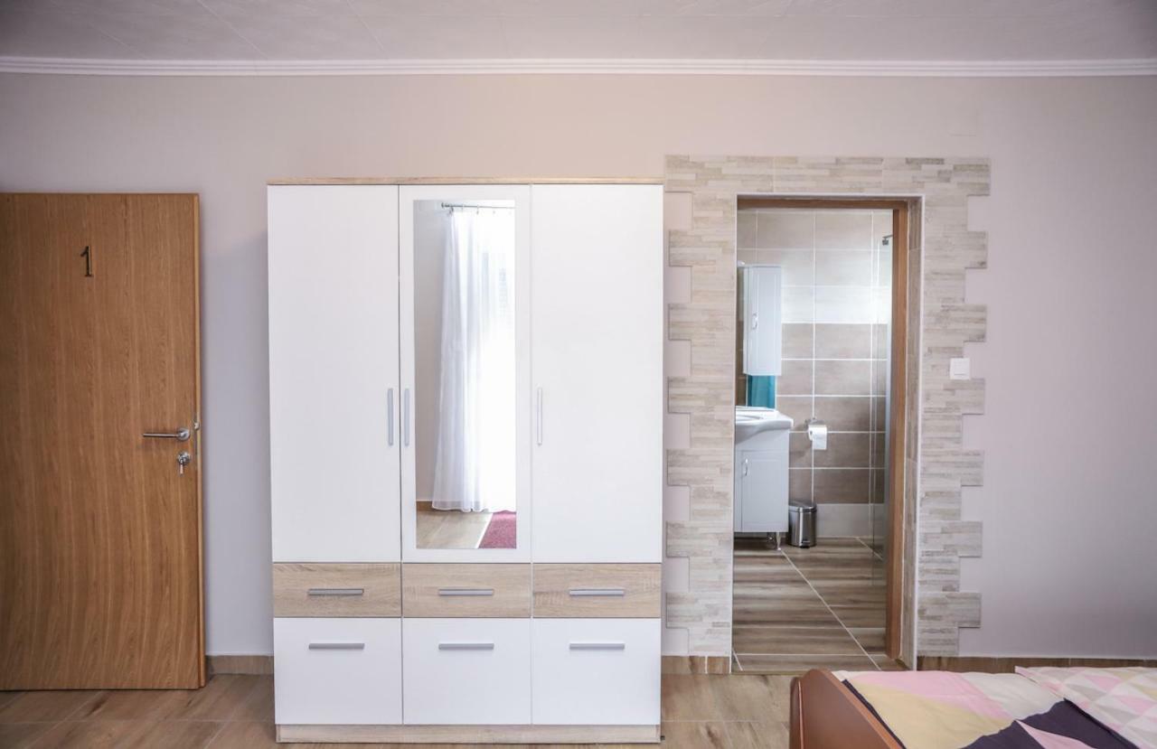 Hotel Zrinski Koprivnica Bagian luar foto